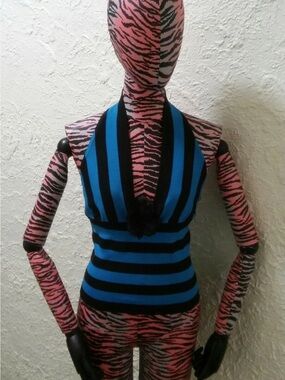Veronique Young Blue and Black Striped HALTER Top w/ Black Flower Size 6 NEW TAG
